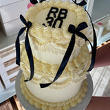The Round Vintage Cake